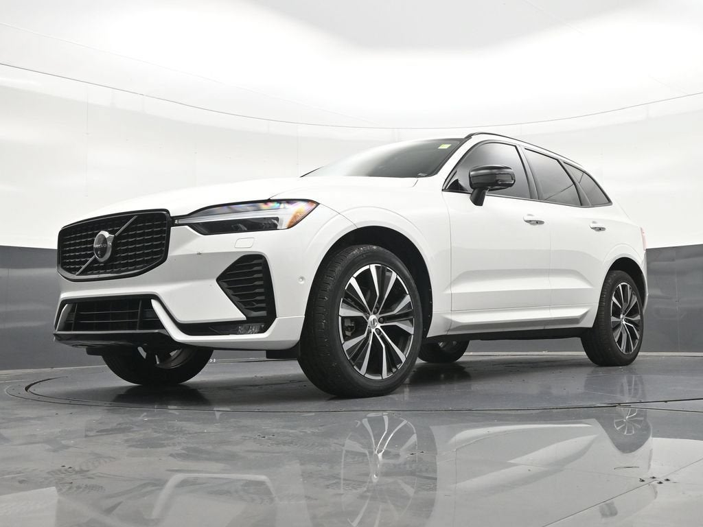 2024 Volvo XC60 B5 Plus Dark Theme