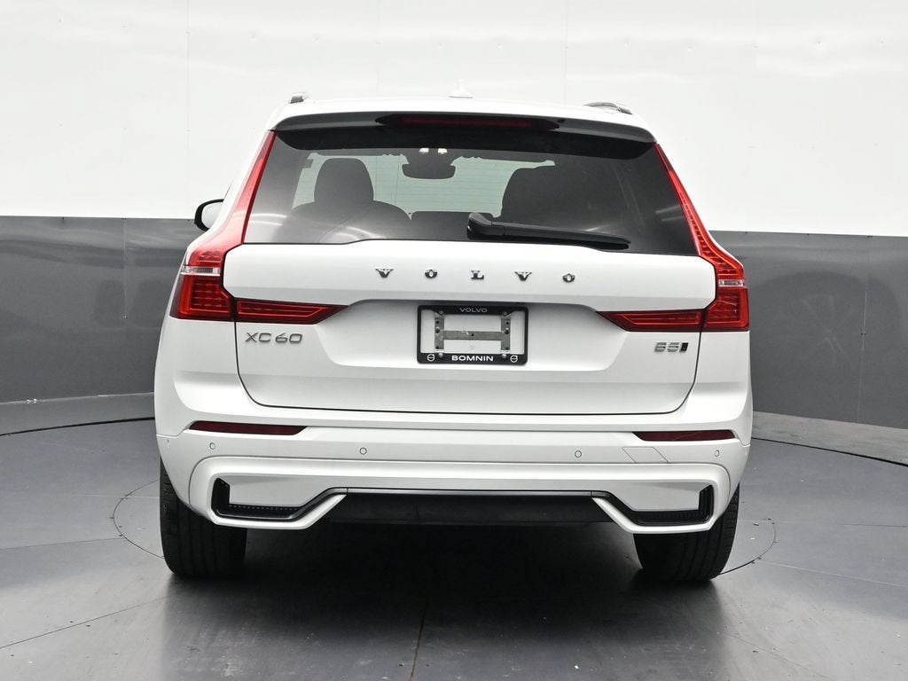 2024 Volvo XC60 B5 Plus Dark Theme