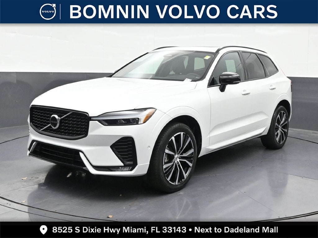 2024 Volvo XC60 Plus Dark Theme