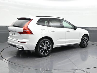 2024 Volvo XC60 Plus Dark Theme