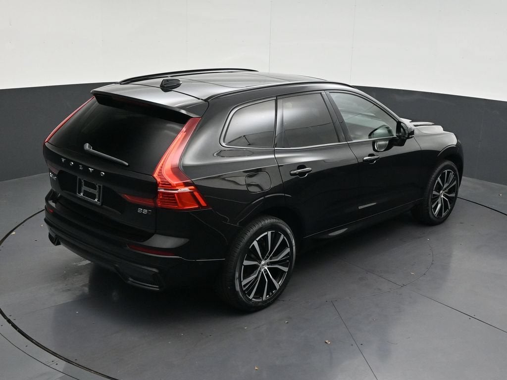 2024 Volvo XC60 B5 Plus Dark Theme