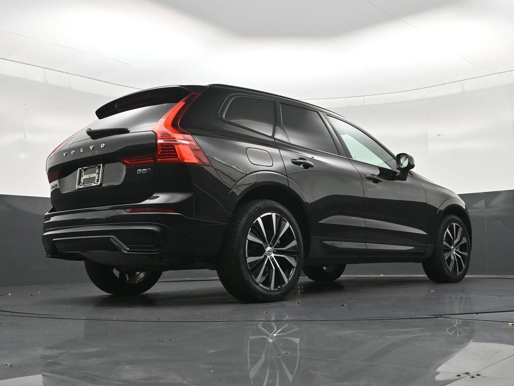 2024 Volvo XC60 B5 Plus Dark Theme