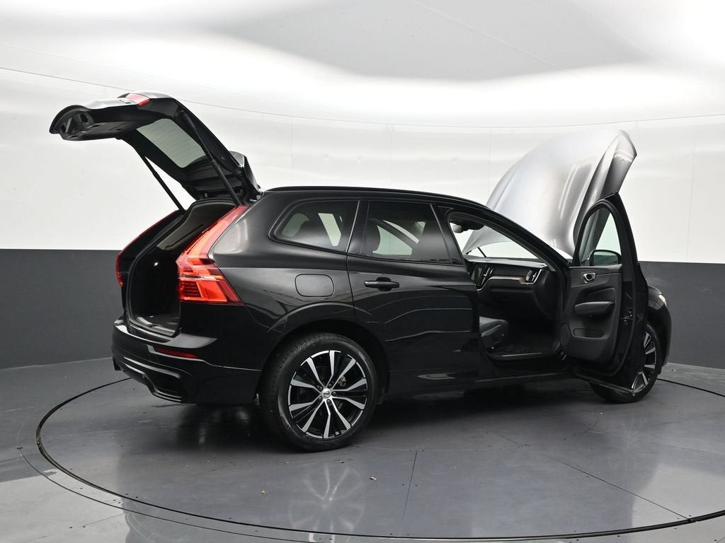 2024 Volvo XC60 B5 Plus Dark Theme