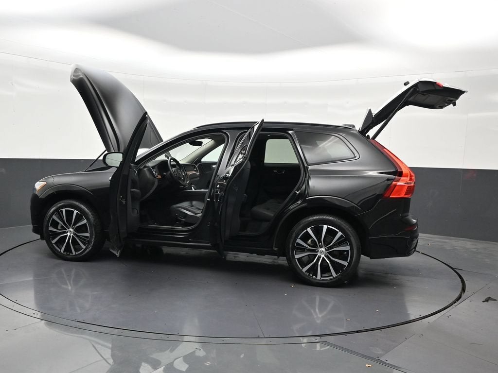 2024 Volvo XC60 B5 Plus Dark Theme