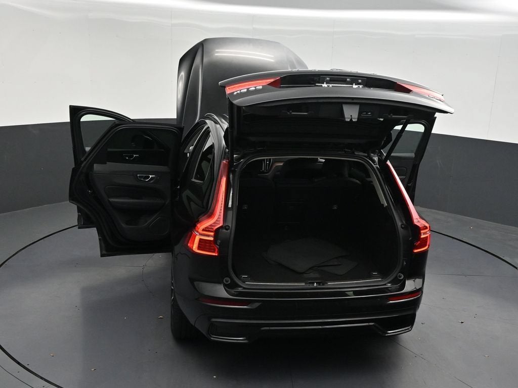 2024 Volvo XC60 B5 Plus Dark Theme