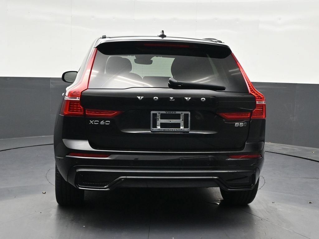 2024 Volvo XC60 B5 Plus Dark Theme