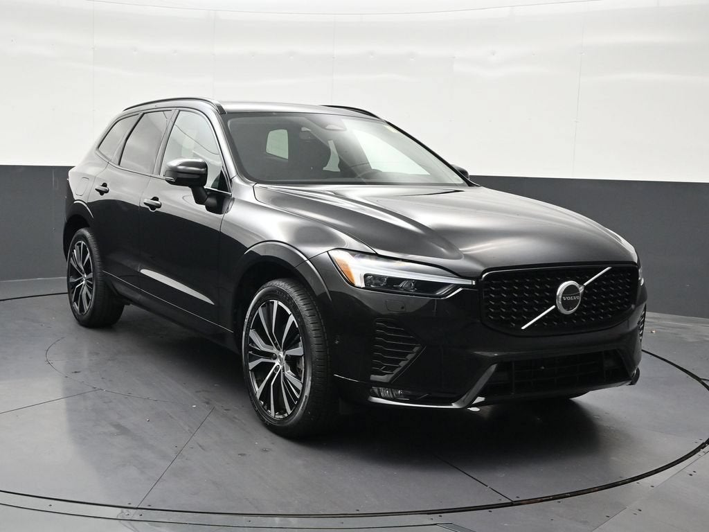 2024 Volvo XC60 B5 Plus Dark Theme