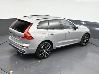 2024 Volvo XC60 Plus Dark Theme