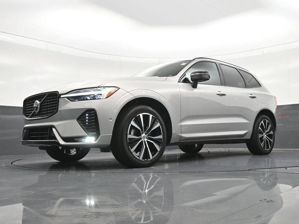 2024 Volvo XC60 Plus Dark Theme