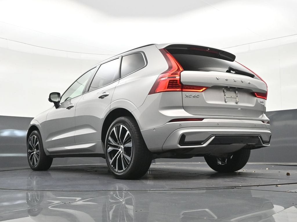 2024 Volvo XC60 Plus Dark Theme