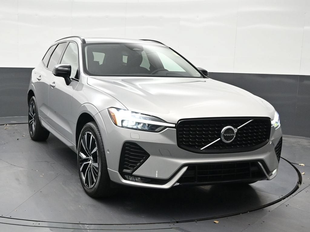 2024 Volvo XC60 Plus Dark Theme