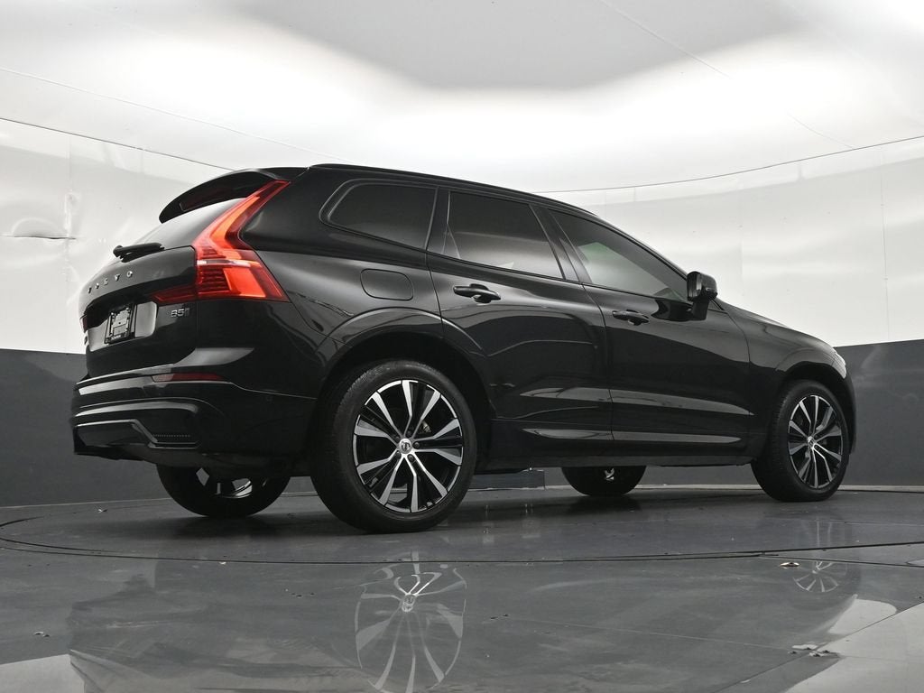 2024 Volvo XC60 B5 Plus Dark Theme