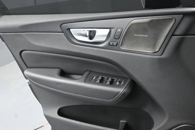 2024 Volvo XC60 Ultimate Dark Theme