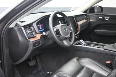 2024 Volvo XC60 Ultimate Dark Theme
