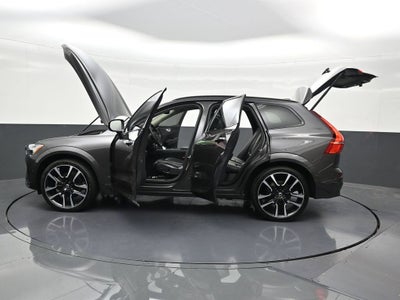 2024 Volvo XC60 Ultimate Dark Theme
