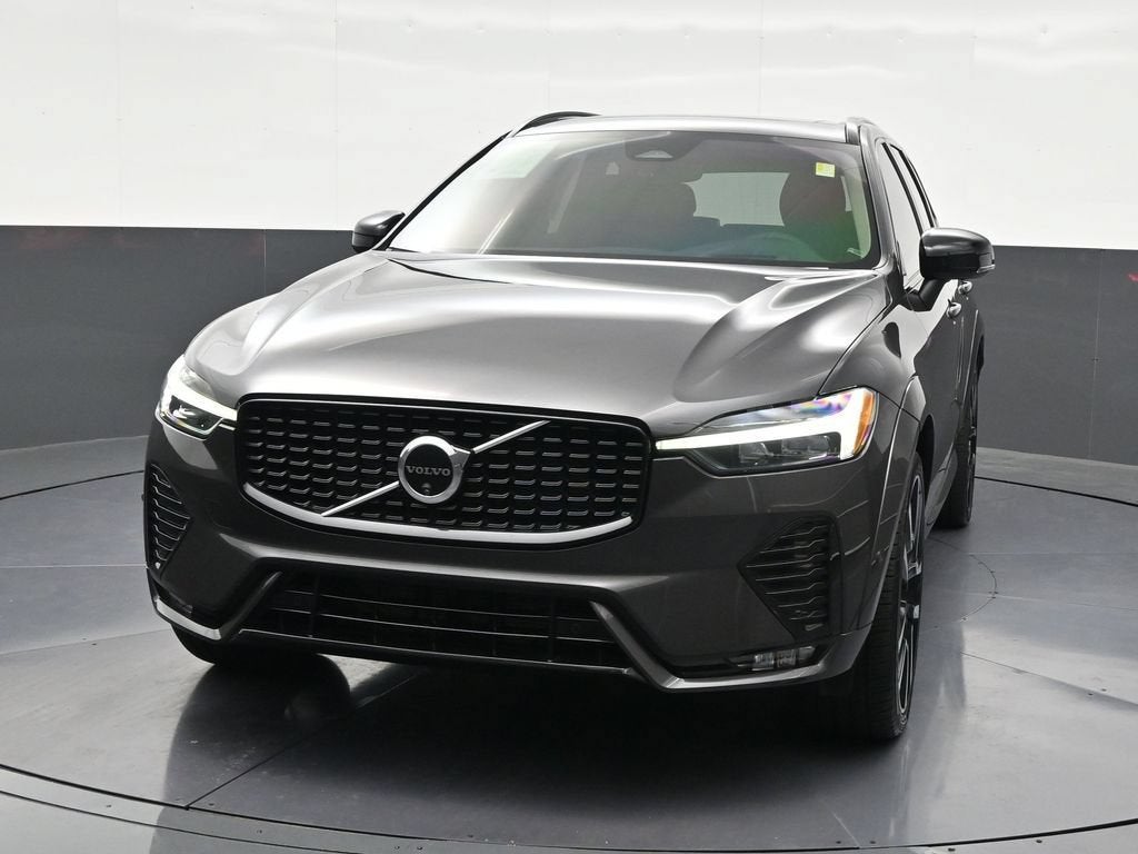 2024 Volvo XC60 Ultimate Dark Theme