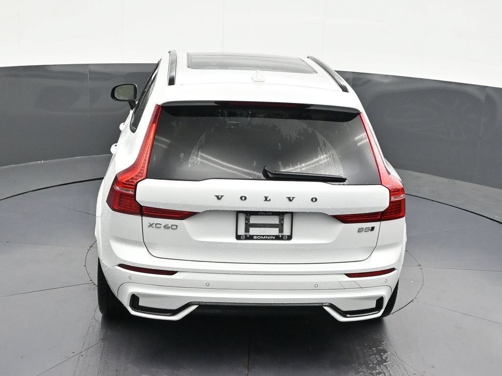 2024 Volvo XC60 B5 Ultimate Dark Theme