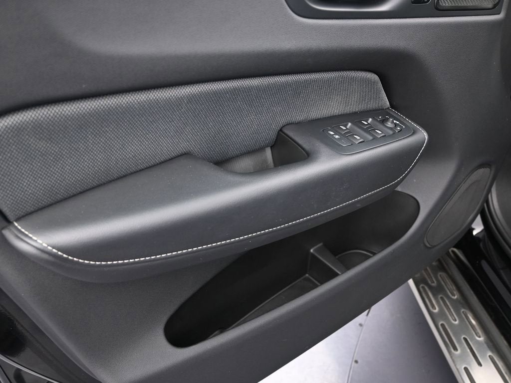 2022 Volvo XC60 R-Design