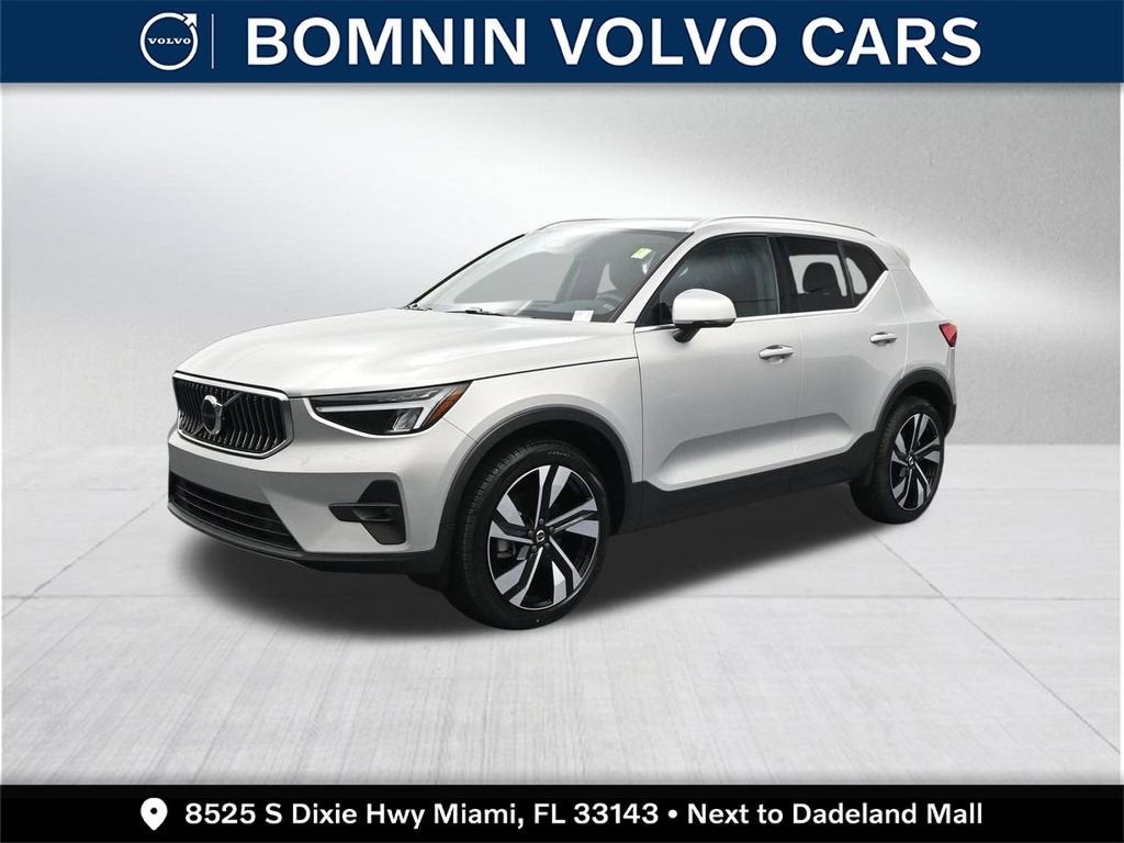 2023 Volvo XC40 Plus Bright Theme