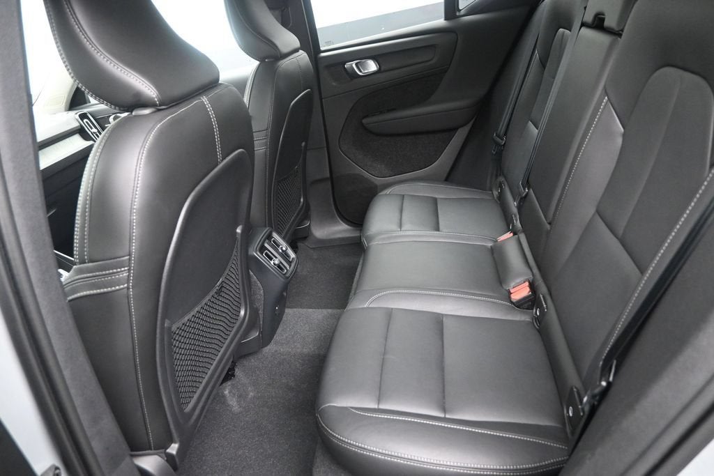2024 Volvo XC40 B5 Plus Bright Theme