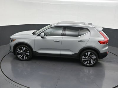 2024 Volvo XC40 B5 Plus Bright Theme