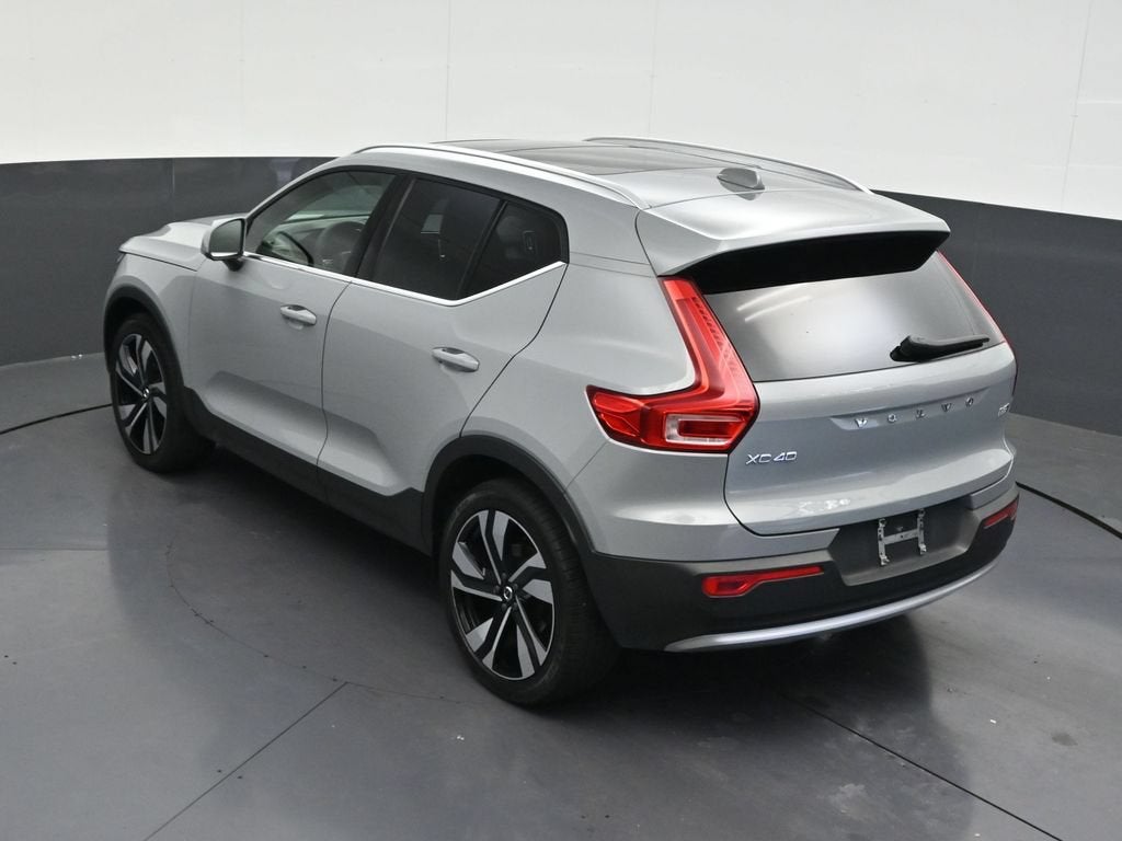 2024 Volvo XC40 B5 Plus Bright Theme