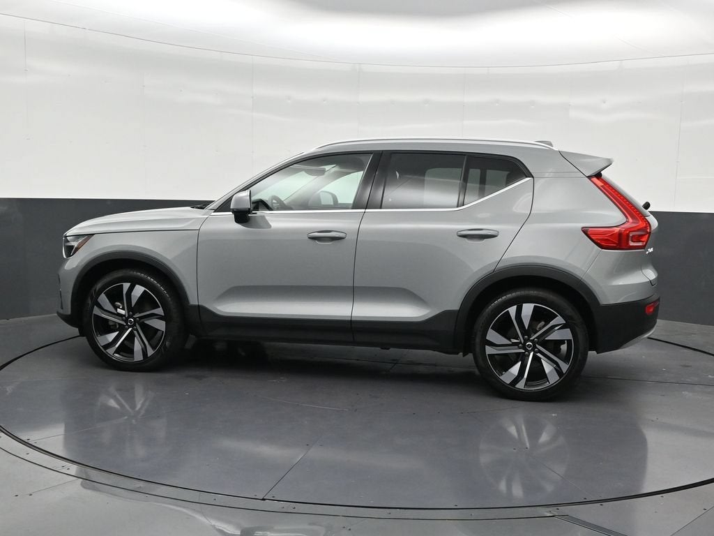 2024 Volvo XC40 B5 Plus Bright Theme