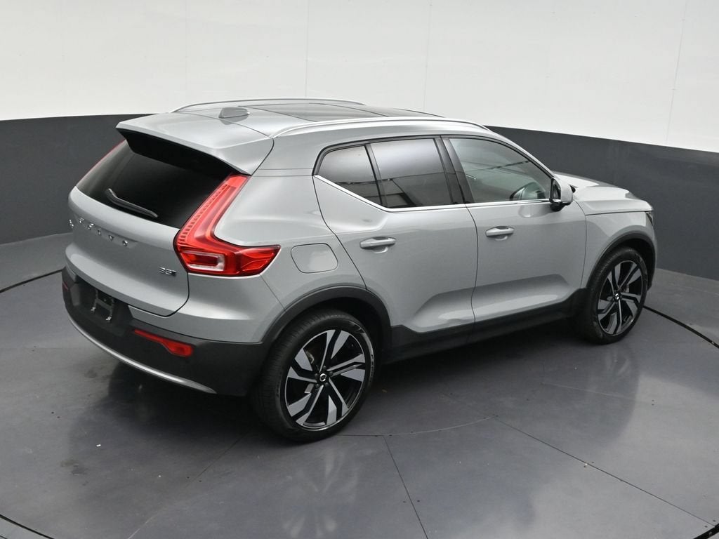 2024 Volvo XC40 B5 Plus Bright Theme