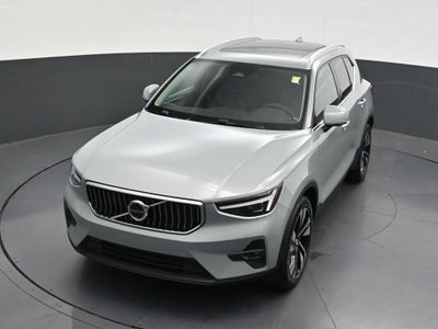 2024 Volvo XC40 B5 Plus Bright Theme