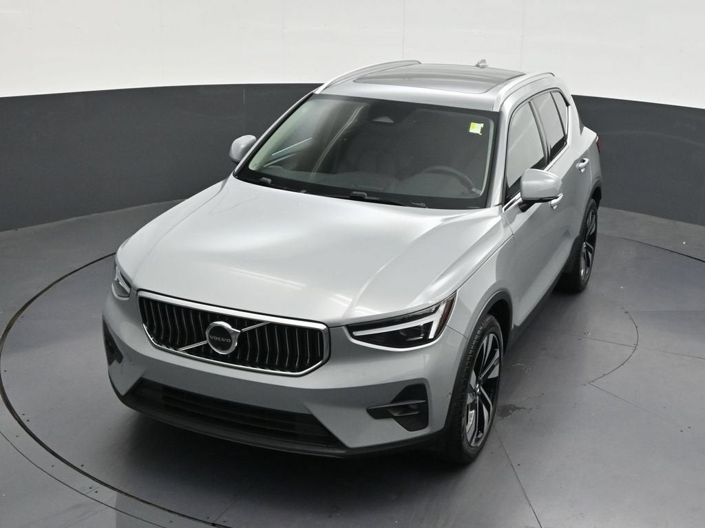 2024 Volvo XC40 B5 Plus Bright Theme