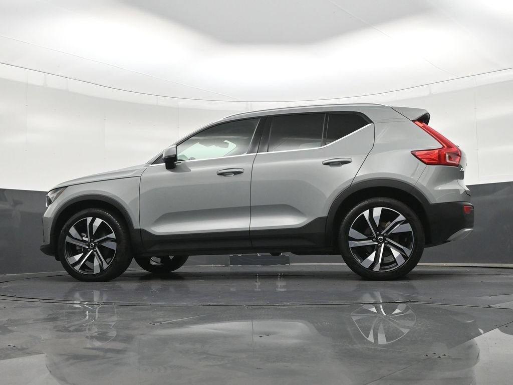 2024 Volvo XC40 B5 Plus Bright Theme