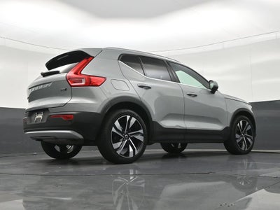 2024 Volvo XC40 B5 Plus Bright Theme