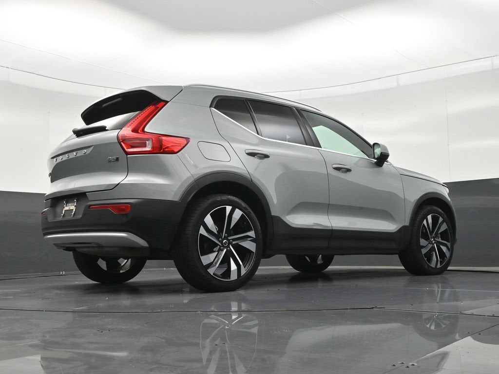 2024 Volvo XC40 B5 Plus Bright Theme