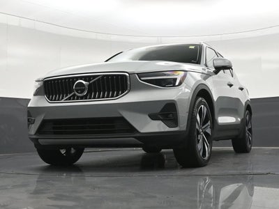 2024 Volvo XC40 B5 Plus Bright Theme