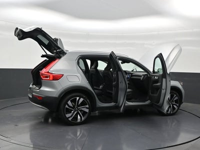 2024 Volvo XC40 B5 Plus Bright Theme