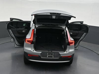 2024 Volvo XC40 B5 Plus Bright Theme