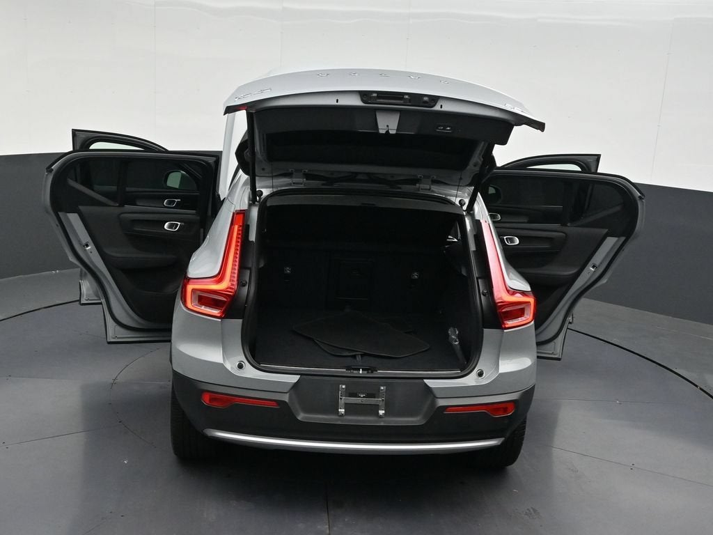 2024 Volvo XC40 B5 Plus Bright Theme