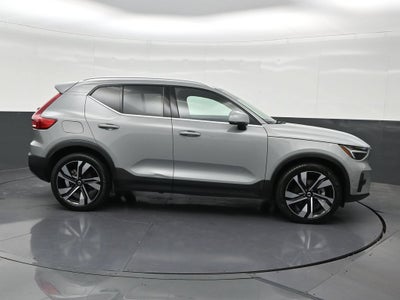 2024 Volvo XC40 B5 Plus Bright Theme