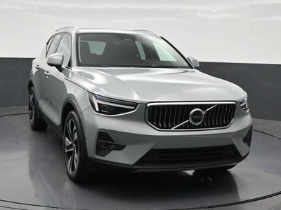 2024 Volvo XC40 B5 Plus Bright Theme