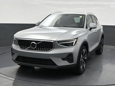 2024 Volvo XC40 B5 Plus Bright Theme