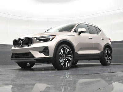 2024 Volvo XC40 B5 Plus Bright Theme