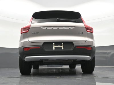 2024 Volvo XC40 B5 Plus Bright Theme