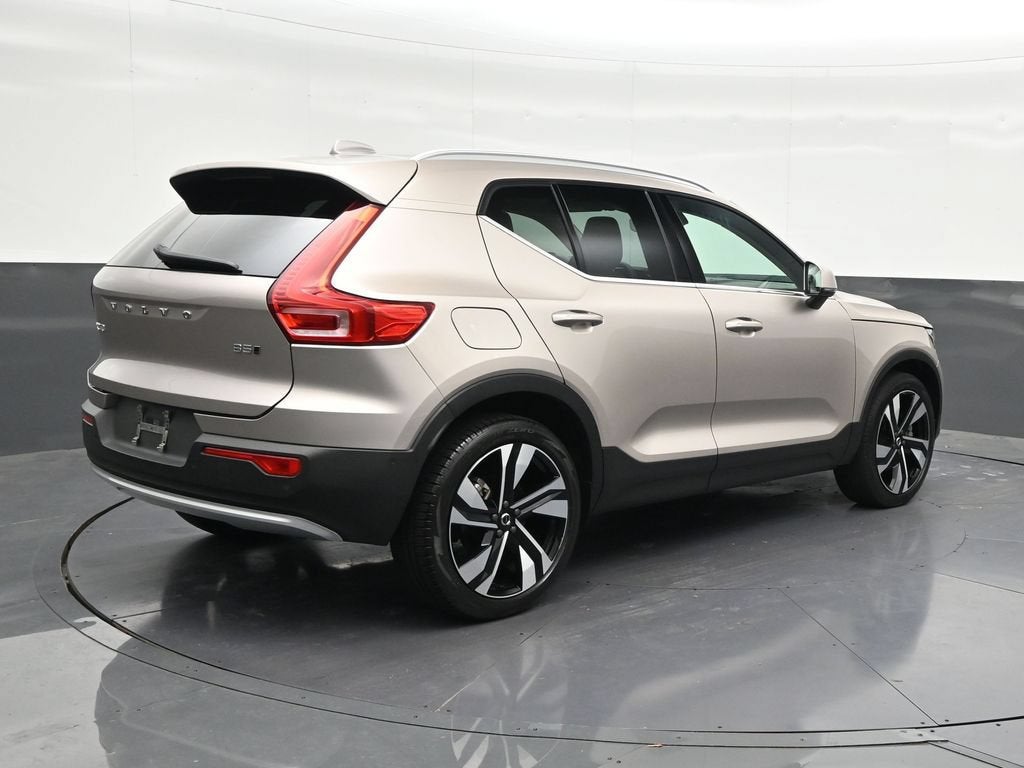 2024 Volvo XC40 B5 Plus Bright Theme