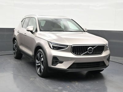 2024 Volvo XC40 B5 Plus Bright Theme