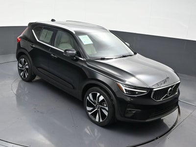 2023 Volvo XC40 Ultimate Bright Theme