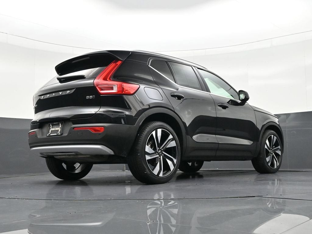 2023 Volvo XC40 Ultimate Bright Theme
