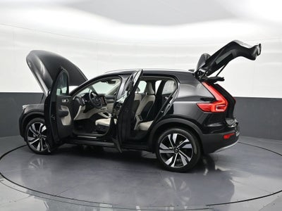 2023 Volvo XC40 Ultimate Bright Theme