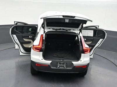 2024 Volvo XC40 Plus Dark Theme