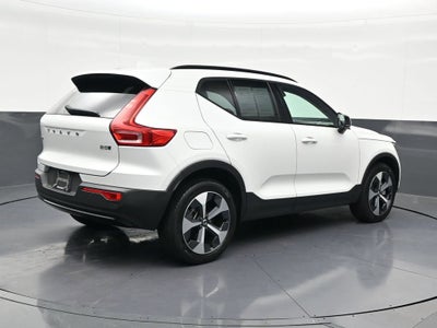 2024 Volvo XC40 Plus Dark Theme