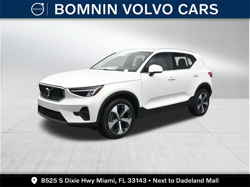 2023 Volvo XC40 Plus Bright Theme